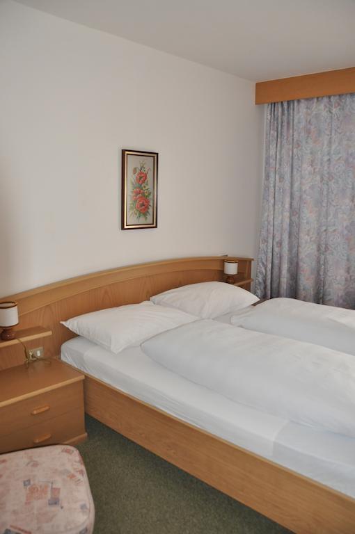 Hotel Garni Kofler Tirolo Esterno foto