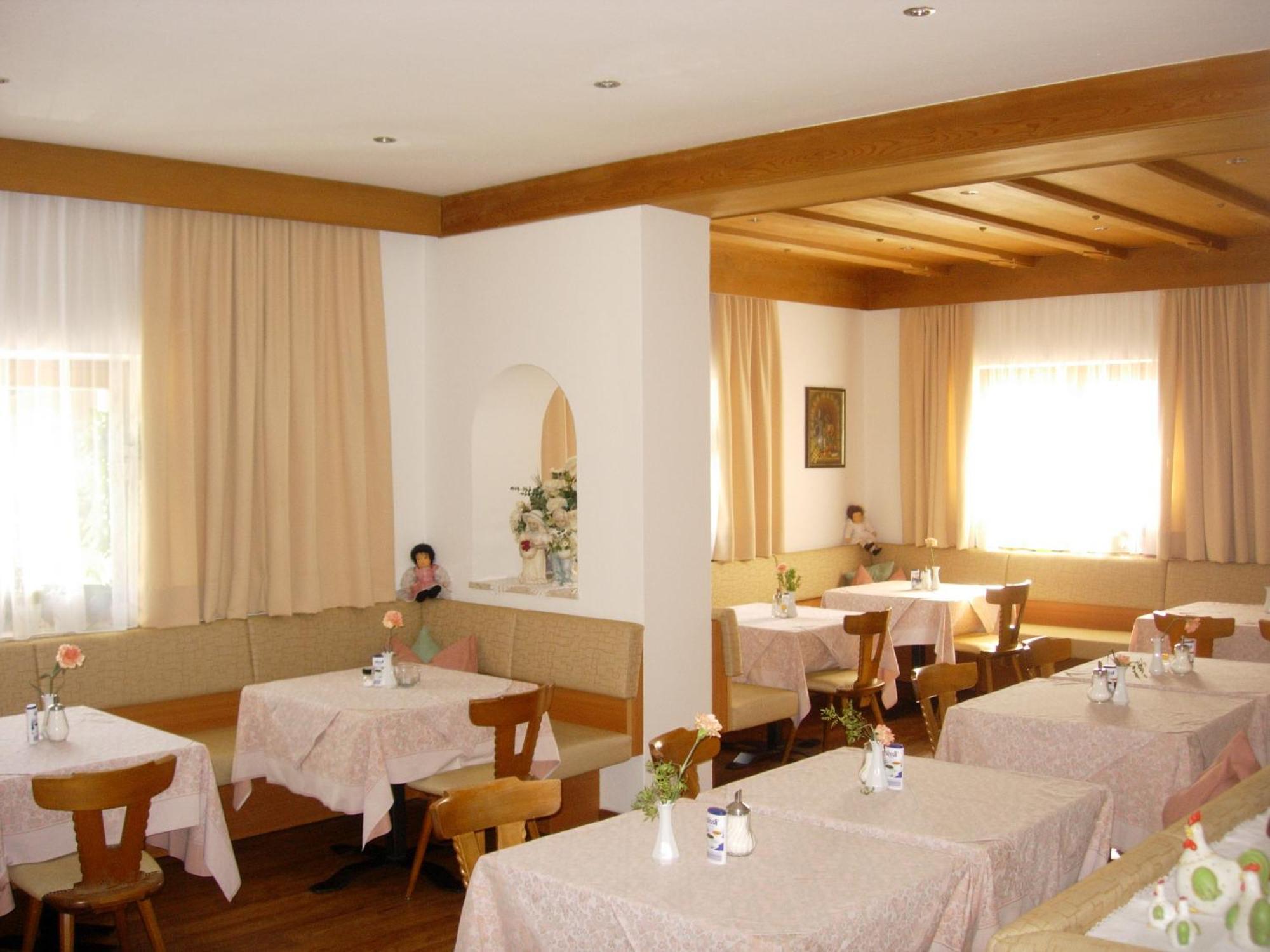Hotel Garni Kofler Tirolo Esterno foto