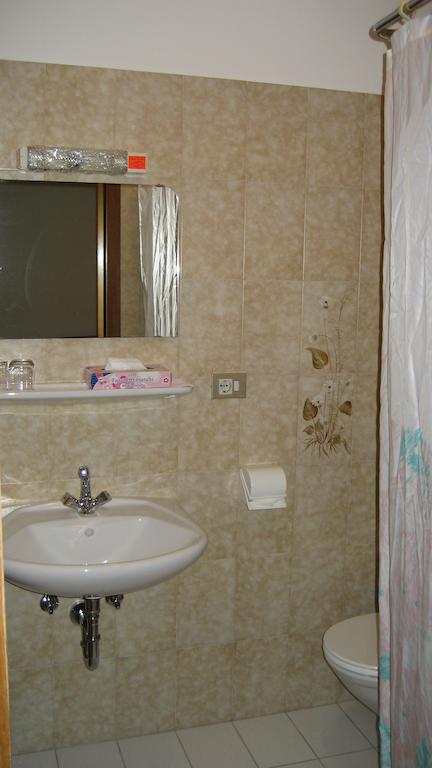 Hotel Garni Kofler Tirolo Camera foto