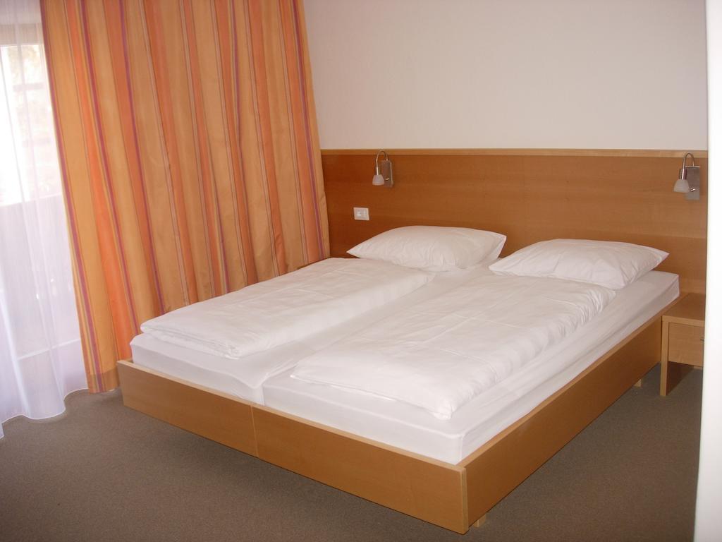Hotel Garni Kofler Tirolo Camera foto